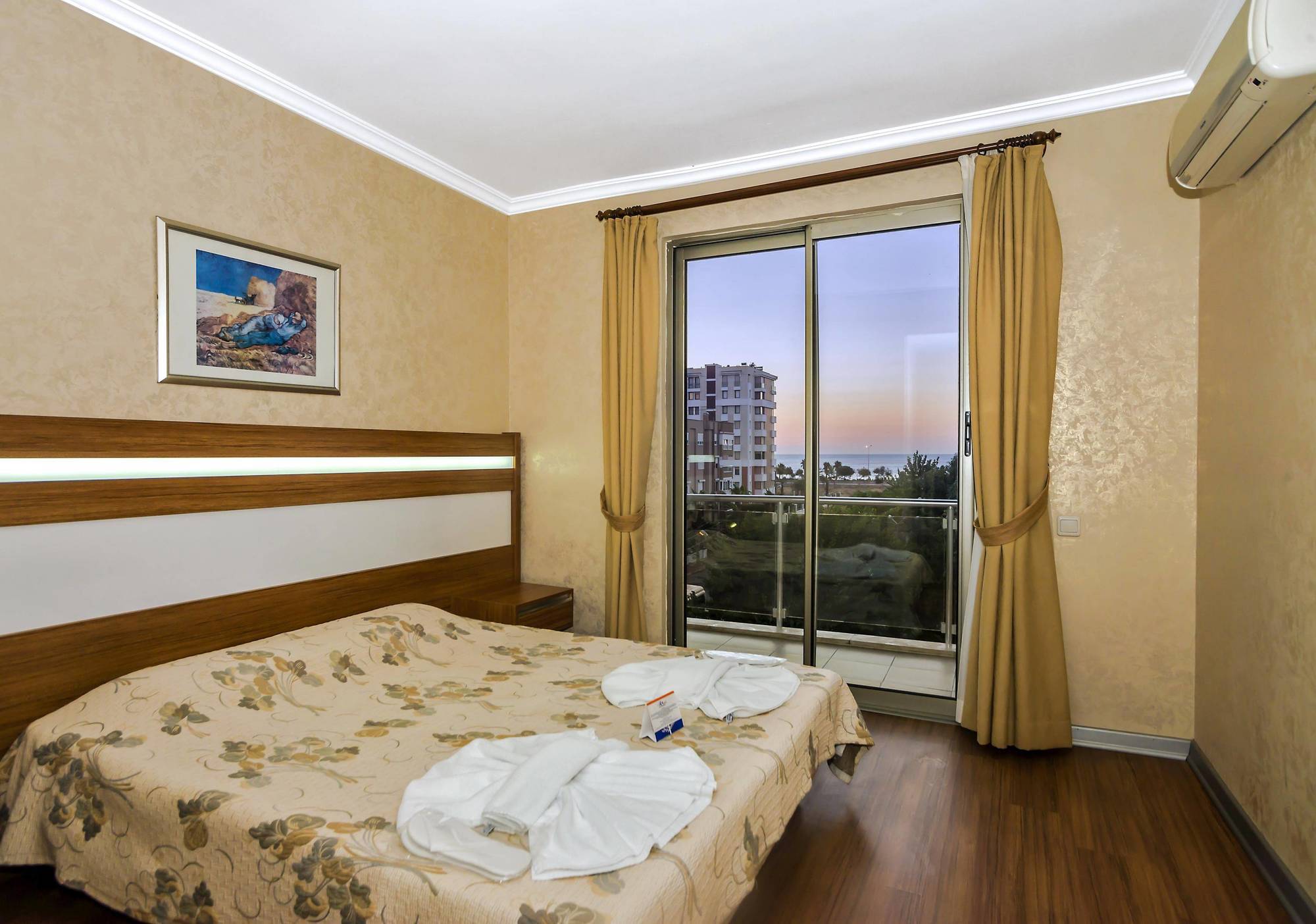 Santa Marina Hotel Анталия Екстериор снимка